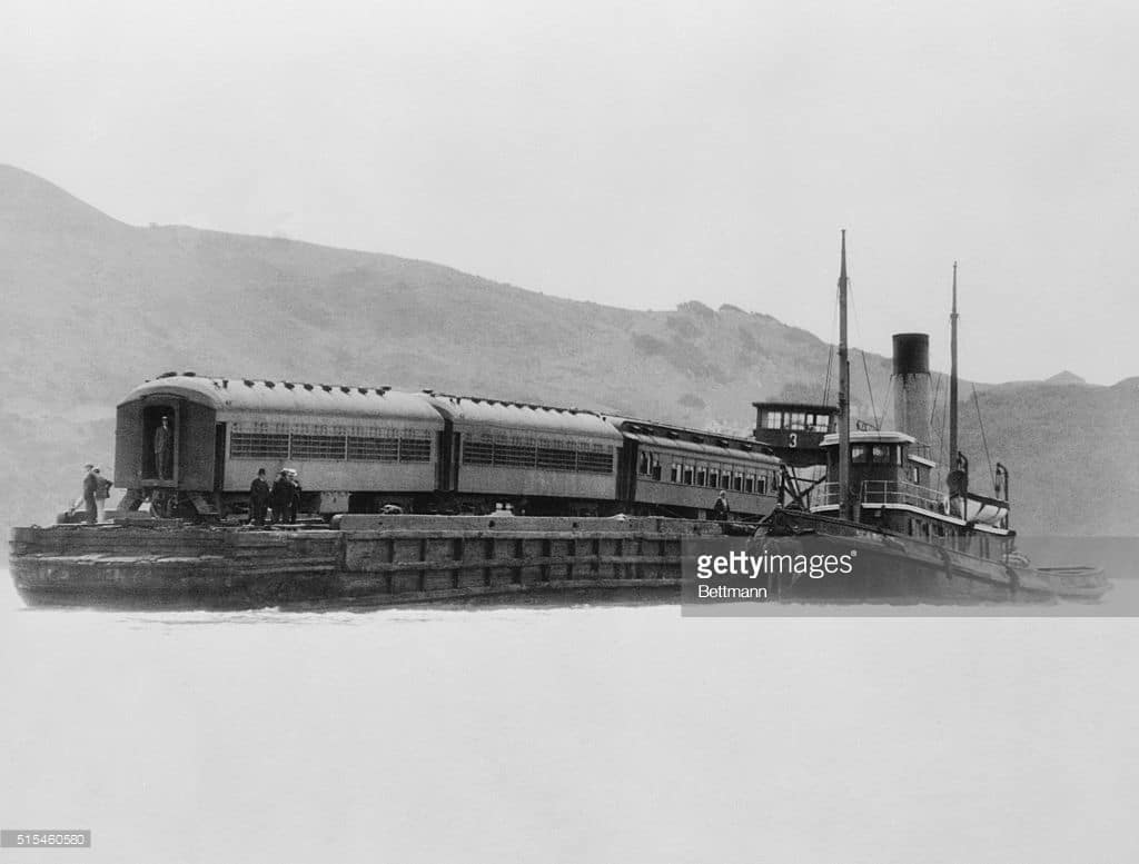 Alcatraz history, Al Capone's transfer