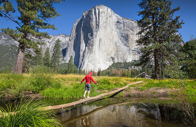 Hiking in Yosemite Meadows on Tour from San Francisco