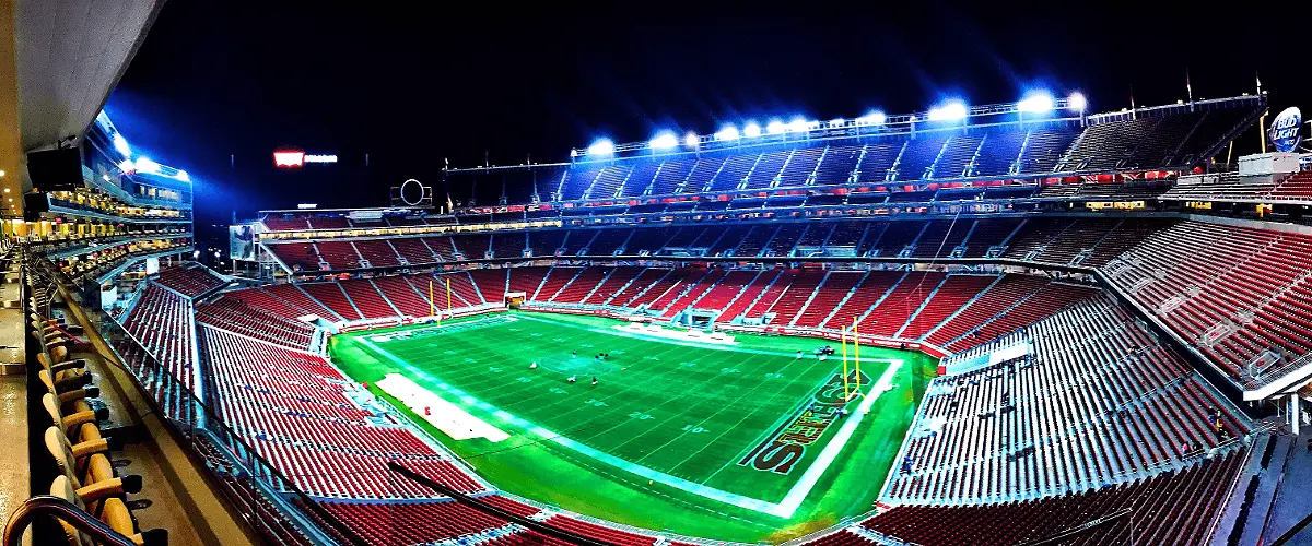 Levi’s Stadium in San Francisco with clear skies and crowd in the stands