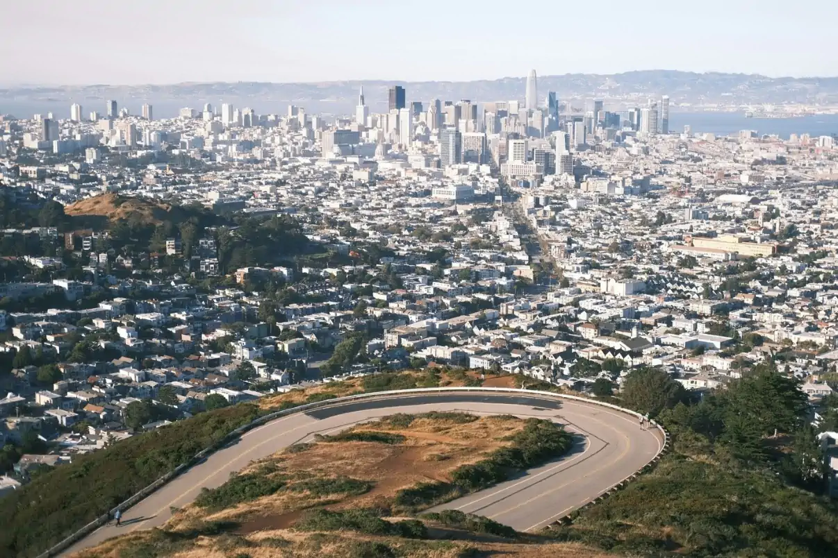 Panoramic view of San Francisco skyline from Twin Peaks